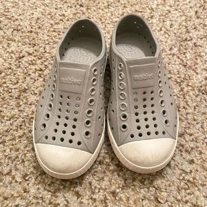 Native shoes size c9